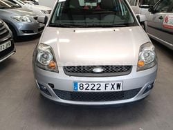 Gris / plata Usado 2007 Ford Fiesta Ghia Berlina | 4399 €