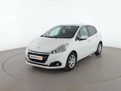 Blanco Usado 2015 Peugeot 208 Active Utilitario | 6499 € (Precio justo)