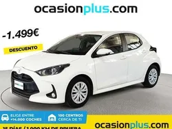 Blanco Usado 2023 Toyota Yaris Active Utilitario | 14.991 € (Precio justo)