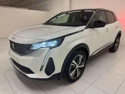 Blanco Usado 2023 Peugeot 3008 Allure SUV | 21.990 € (Precio justo)