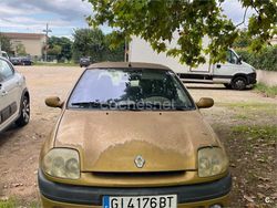 Amarillo Usado 2000 Renault Clio II Berlina | 2250 € (Un poco caro)