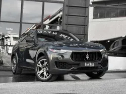 Gris Usado 2017 Maserati Levante SUV | 43.900 € (Precio justo)