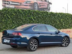 Azul Usado 2021 VW Passat Executive Berlina | 18.950 € (Precio justo)
