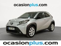 Gris Usado 2024 Toyota Aygo Play Utilitario | 13.500 € (Precio justo)