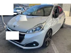 Blanco Usado 2017 Peugeot 208 GT-line Utilitario | 11.900 € (Caro)