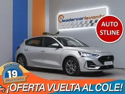 Gris Usado 2023 Ford Focus ST-Line Berlina | 19.300 € (Precio justo)