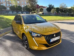 Amarillo Usado 2022 Peugeot 208 Allure Utilitario | 12.375 € (Precio justo)