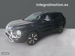 Usado 2025 Mitsubishi Outlander P-HEV SUV | 53.900 €