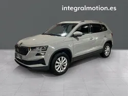 Gris Usado 2022 Skoda Karoq Ambition SUV | 27.900 € (Un poco caro)
