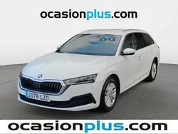 Blanco Usado 2022 Skoda Octavia Ambition Familiar | 20.900 € (Precio justo)