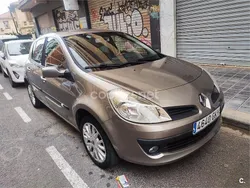 Beige Usado 2008 Renault Clio II Authentique Berlina | 3750 € (Precio justo)