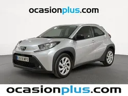 Gris Usado 2024 Toyota Aygo Play Utilitario | 13.819 € (Precio justo)