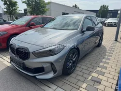 Gris / plata Usado 2022 BMW M135 Performance Utilitario | 37.900 € (Super precio)