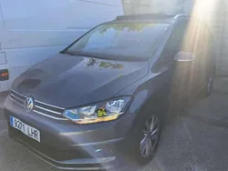 Gris Usado 2020 VW Touran Advance Monovolumen | 27.440 € (Un poco caro)