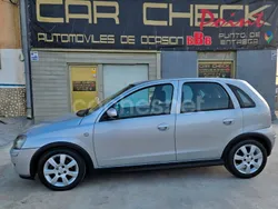 Gris / plata Usado 2005 Opel Corsa Berlina | 3250 € (Precio justo)