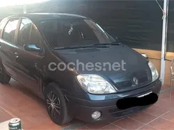 Gris / plata Usado 2003 Renault Scénic Expression Monovolumen | 2000 € (Precio justo)