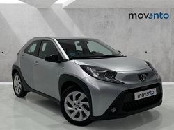 Blanco Usado 2024 Toyota Aygo Play Utilitario | 14.990 € (Un poco caro)