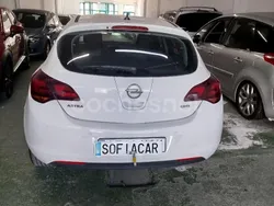 Blanco Usado 2012 Opel Astra Selective Berlina | 5999 € (Precio justo)