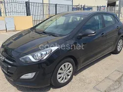 Negro Usado 2016 Hyundai i30 Blackline Berlina | 9300 € (Precio justo)