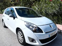 Blanco Usado 2011 Renault Scénic III Dynamique Monovolumen | 4990 € (Precio justo)