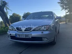 Gris / plata Usado 2002 Nissan Primera Comfort Berlina | 1800 €