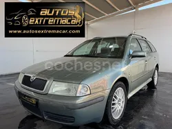 Verde Usado 2003 Skoda Octavia Familiar | 2499 €