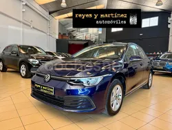 Azul Usado 2021 VW Golf VIII Life Berlina | 21.500 € (Precio justo)