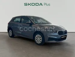 Gris / plata Usado 2022 Skoda Fabia Active Berlina | 14.900 € (Precio justo)