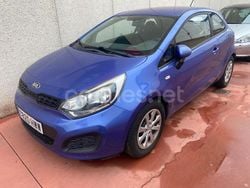 Azul Usado 2014 Kia Rio Berlina | 6200 € (Buen precio)