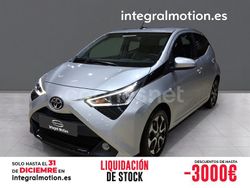Gris / plata Usado 2021 Toyota Aygo X-play Utilitario | 12.490 € (Precio justo)