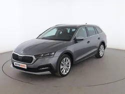 Gris Usado 2023 Skoda Octavia Scout 4x4 Familiar | 30.899 €