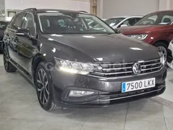 Negro Usado 2020 VW Passat Familiar | 21.800 € (Un poco caro)