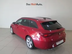 Rojo Usado 2025 Seat Leon ST FR Familiar | 29.900 € (Caro)