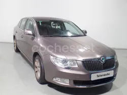 Marrón Usado 2012 Skoda Superb Ambition Berlina | 3800 €
