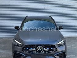 Gris / plata Usado 2024 Mercedes GLA200 SUV | 44.000 € (Precio justo)