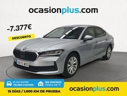 Gris Nuevo 2025 Skoda Superb Essence Berlina | 31.980 € (Precio justo)