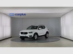 Blanco (sólido) Usado 2020 Volvo XC40 Momentum SUV | 25.890 € (Precio justo)