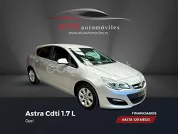 Gris / plata Usado 2015 Opel Astra Selective Berlina | 7890 € (Buen precio)