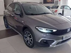 Gris Usado 2022 Fiat Tipo Cross Utilitario | 16.500 € (Precio justo)