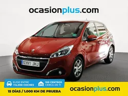 Rojo Usado 2015 Peugeot 208 Active Utilitario | 7890 € (Precio justo)