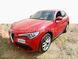 Rojo Usado 2019 Alfa Romeo Stelvio Executive SUV | 25.000 € (Precio justo)