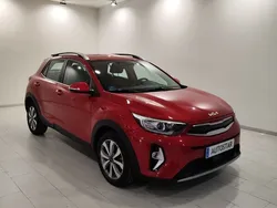 Rojo Usado 2022 Kia Stonic SUV | 18.300 € (Un poco caro)