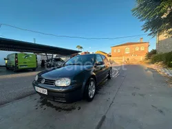 Azul Usado 2003 VW Golf IV Advance Berlina | 1999 € (Precio justo)
