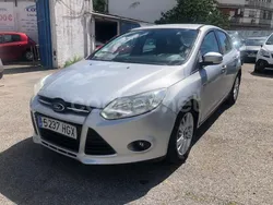 Gris / plata Usado 2011 Ford Focus Trend Berlina | 5400 € (Precio justo)