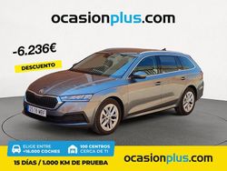 Gris / plata Usado 2022 Skoda Octavia Ambition Familiar | 18.990 € (Precio justo)