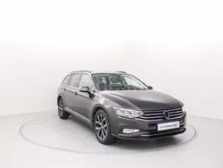 Gris / plata Usado 2023 VW Passat Executive Familiar | 34.990 € (Un poco caro)