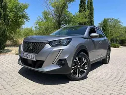Gris Usado 2021 Peugeot e-2008 Allure SUV | 14.500 € (Precio justo)