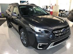 Gris Nuevo 2025 Subaru Outback SUV | 41.950 € (Precio justo)