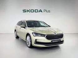 Amarillo Usado 2024 Skoda Superb Selection Familiar | 34.800 € (Buen precio)
