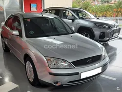 Gris / plata Usado 2003 Ford Mondeo Trend Berlina | 4100 € (Caro)